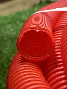 Труба гофрированная ПНД для металлопластиковых труб d40 красная (30 м) 4