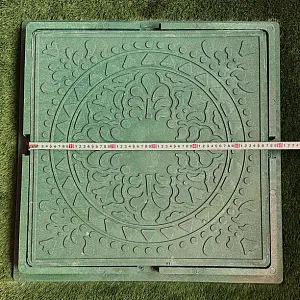 Люк квадрат (до 1т.) зеленый, полимерно-песчаный 4