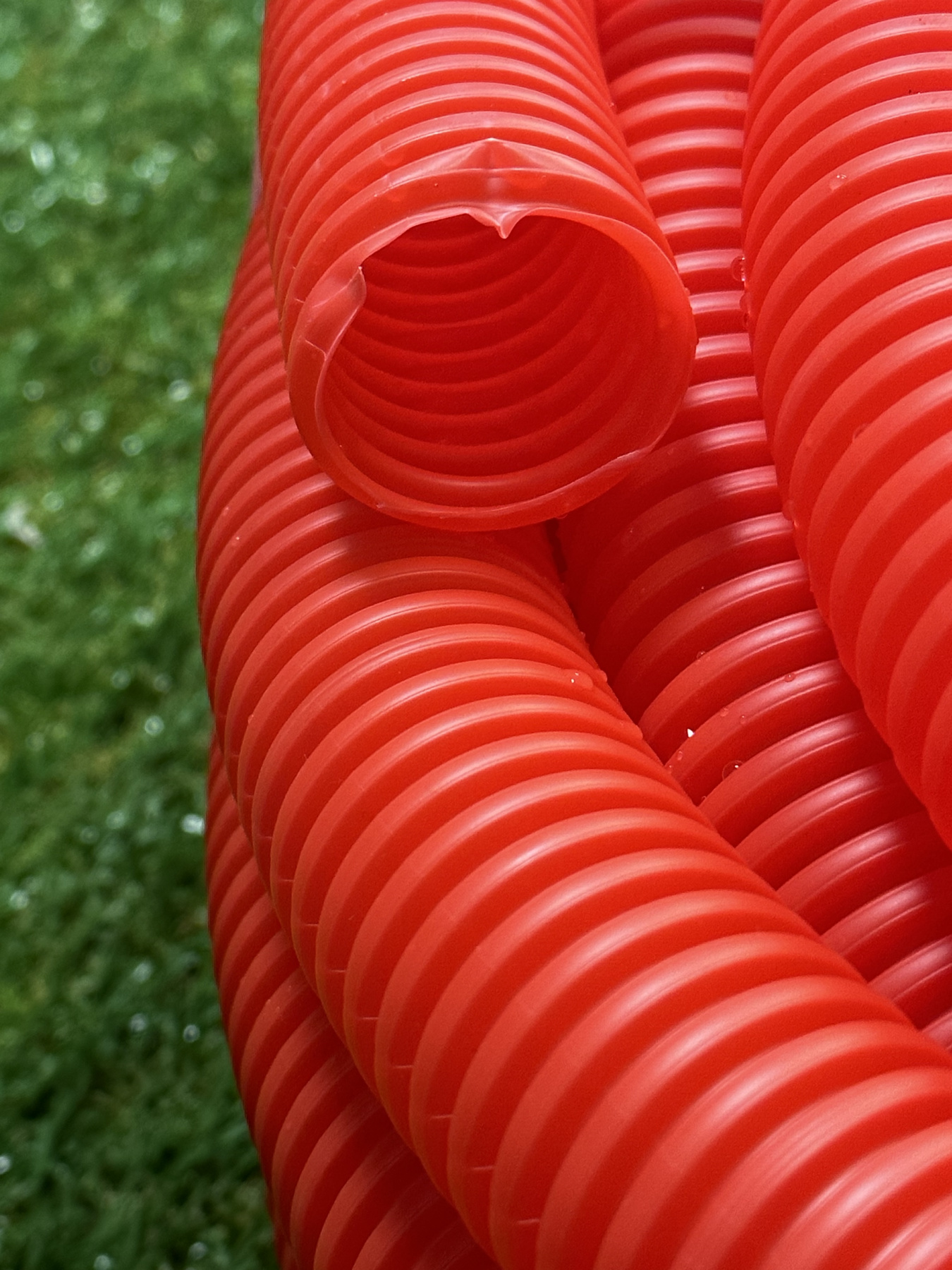 Труба гофрированная ПНД для металлопластиковых труб d40 красная (30 м) 3